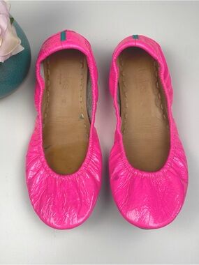 Tieks Pop Pink Shoes 💕 size 8